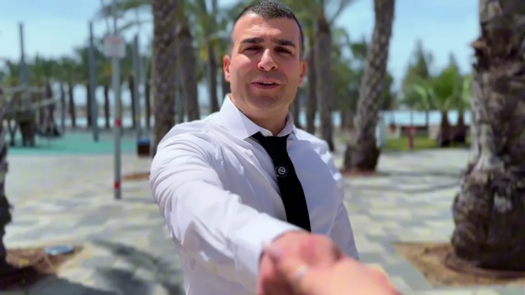 פגישה עם אסף אמויאל